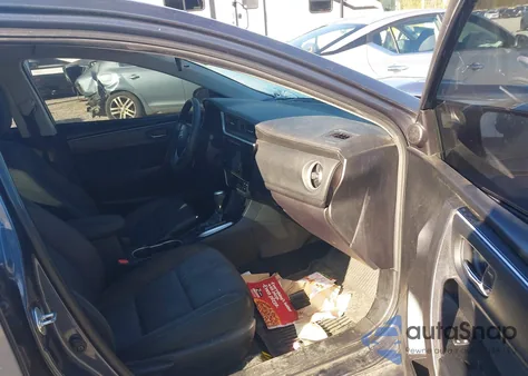 2019 Toyota Corolla Le z USA, uszkodzony, nr VIN 5YFBURHE2KP889975